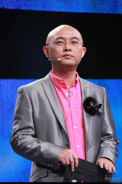 相亲节目主持人风格迥异各领风骚