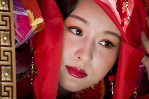 洪雁化身美艳新娘