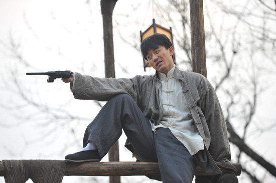何家劲[微博],六小龄童[微博]等明星主演的电视剧《新燕子李三》于