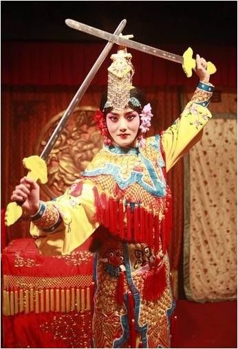 陈洁《莲花》重拾京剧本行 亮相获满堂彩