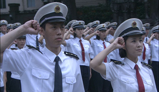 新浪娱乐讯 今天(7月24日),28集的优秀军旅青春励志电视剧《国防生