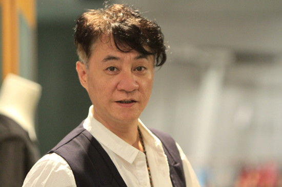 修革推拿饰龌龊男自嘲想演雷锋