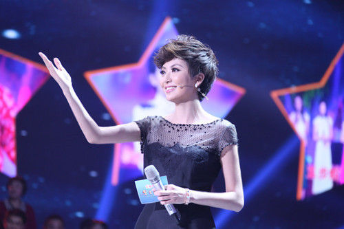 少儿节目主持人何琴