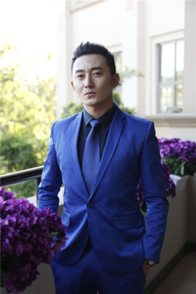 《恋上你》变秀场 陈昊钱泳辰街头耍帅