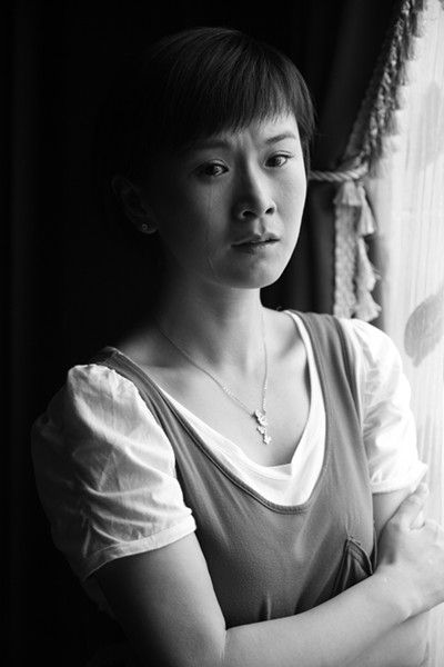 10:21:15 新浪娱乐 洛葳"女汉子"的柔情时刻 洛葳《别样幸福》剧照