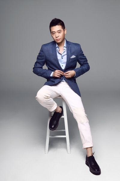 林继东《我在北京》展男性魅力