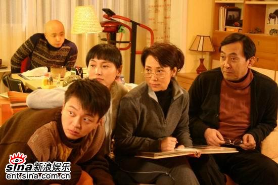 组图：徐峥张延轻喜剧《结婚进行曲》顺利关机