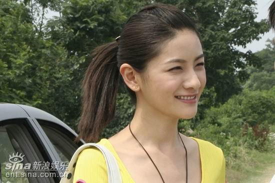 组图:《后来》南京热拍 胡可渔家女造型曝光