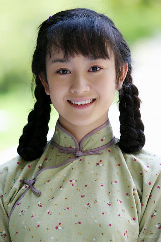 张檬《杂技皇后夏菊花》清纯质朴定装照(组图