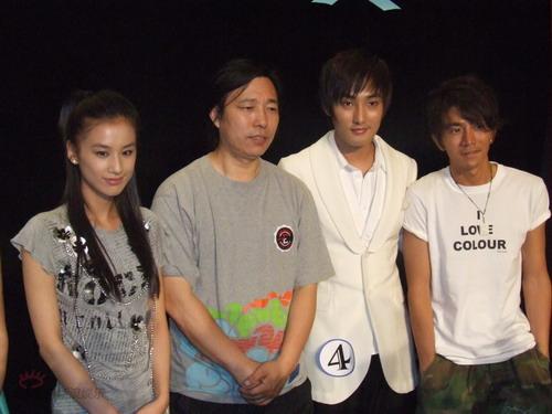 图文:《丁家有女喜洋洋》热拍--导演演员合影