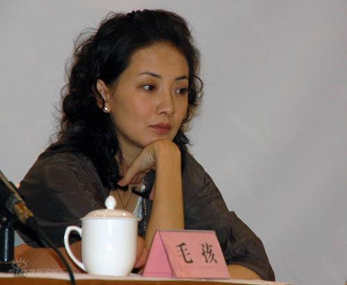 图文：《炊事班的故事》见面会--演员牛莉沉思