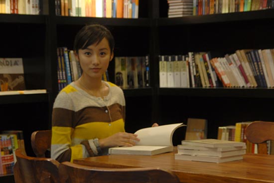 电视剧《雪在烧》 吕一饰演同名天使罗一(组图