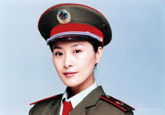 铿锵玫瑰王雅捷坚毅女兵的荧幕柔情(组图)