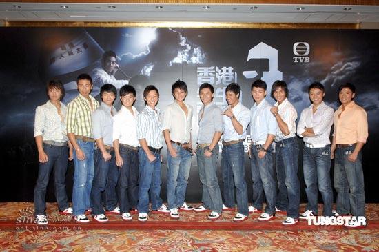 组图：郑裕玲张可颐担当司仪与候选港男见面