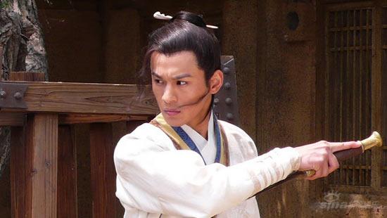 乔振宇不用配音亲自为《浣花》“献声”(组图)