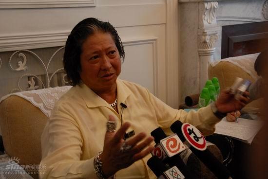 图文：《功夫之星》发布会--洪金宝接受采访