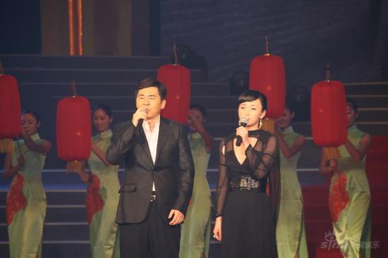 图文：第26届飞天奖--蒋勤勤陈建斌现场高歌