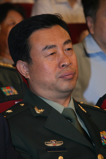 图文:第26届飞天奖--八一制片厂厂长明振江