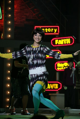 图文:型秀7进6--常小婧一贯的迷幻