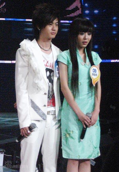 图文:绝对唱响八强赛--李金铭被批拖累张涛