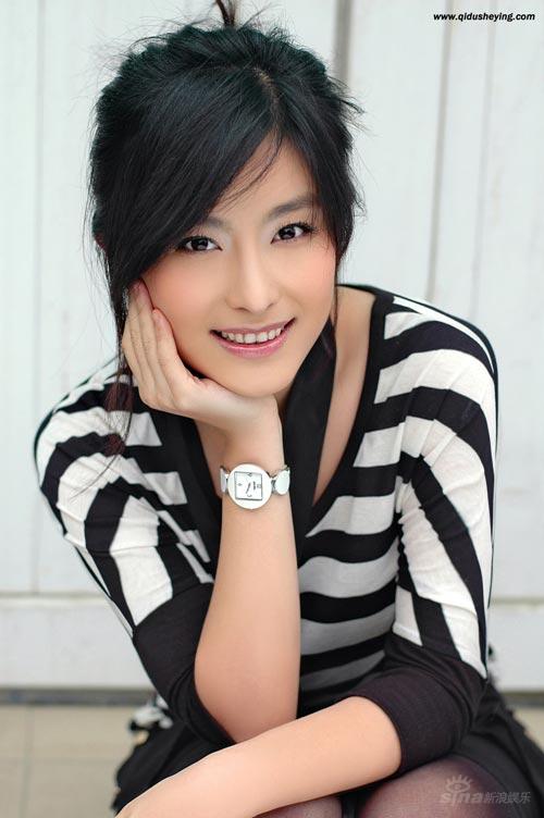 徐百卉成90后新宠(组图)