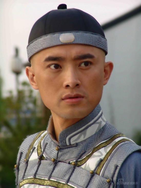 央视两剧连播任泉不怕自己和自己抢戏(组图)