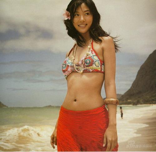 符馨尹变身夏威夷女郎比基尼秀火辣身材(组图)