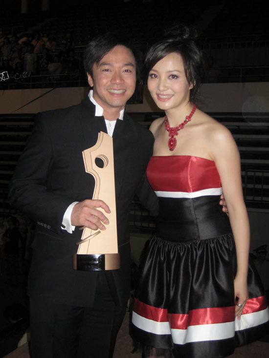 众星云集功夫盛典 陶红应邀颁发盛会大奖【图】