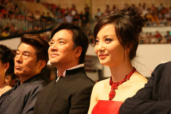 众星云集功夫盛典 陶红应邀颁发盛会大奖【图】