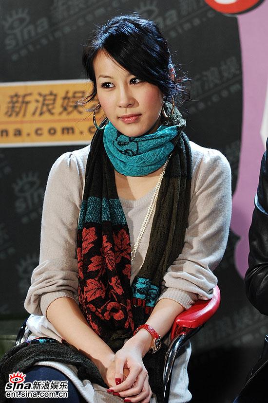 图文：《胭脂水粉》新浪聊天--曹敏莉温婉端庄