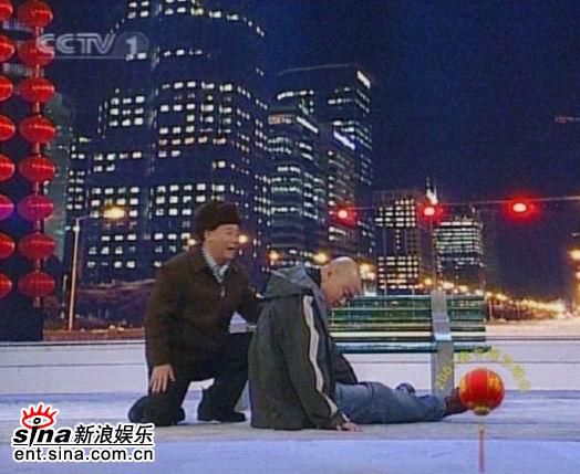 郭冬临和邵峰表演小品《回家》