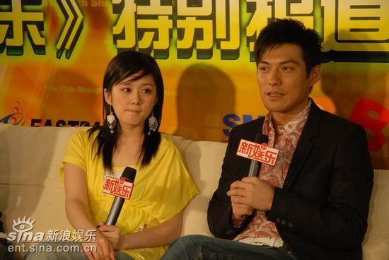 图文：张娜拉严宽聊新剧--黄黑配