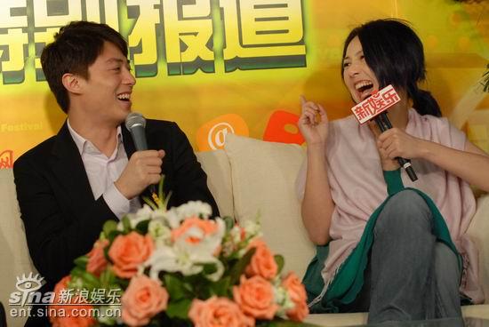 图文：《武十郎》聊天--霍建华杨千嬅大笑