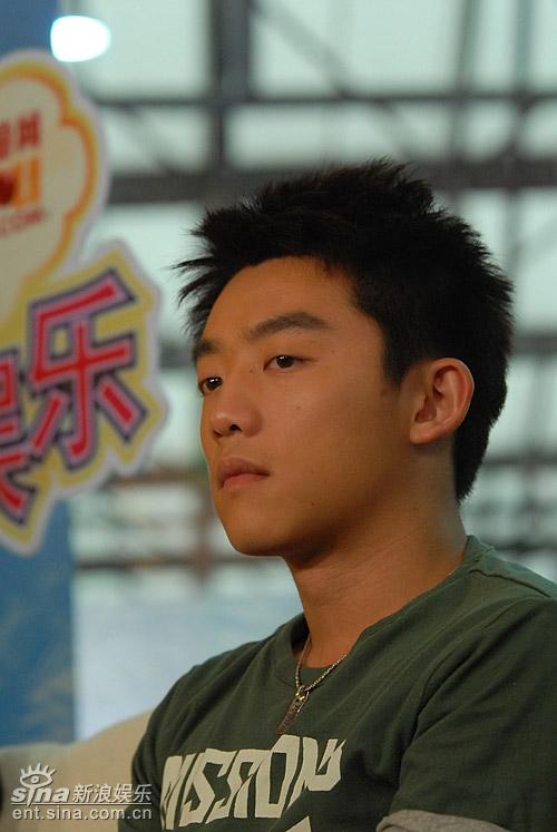 图文:《100个爱上班的理由》--新人演员郑凯