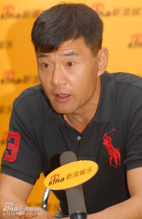 图文:新浪娱乐对话于荣光-介绍新剧