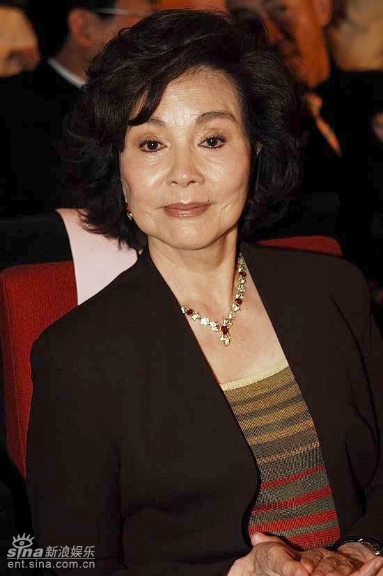 图文：白玉兰奖颁奖典礼现场--归亚蕾到场