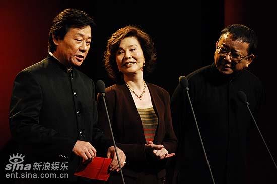 图文：白玉兰颁奖礼--寇世勋归亚蕾王刚