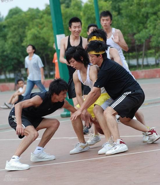 真男篮球对抗赛“李俊基”贾寅寅出意外【图】