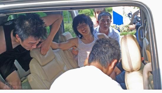 真男篮球对抗赛“李俊基”贾寅寅出意外【图】