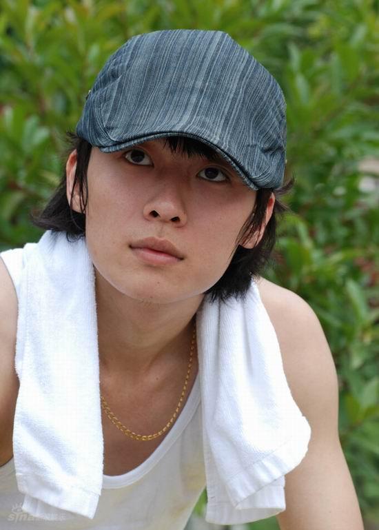 图文:真男孩车轮赛--李天龙休息