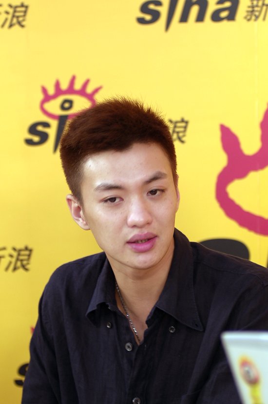 图文：周一围做客新浪--不做演员想去开书店