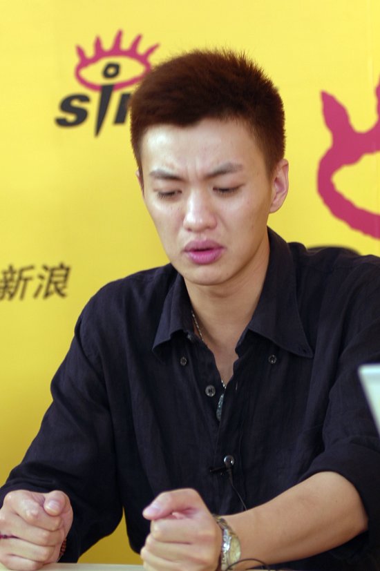 图文：周一围做客新浪--博客是惟一写字的地方