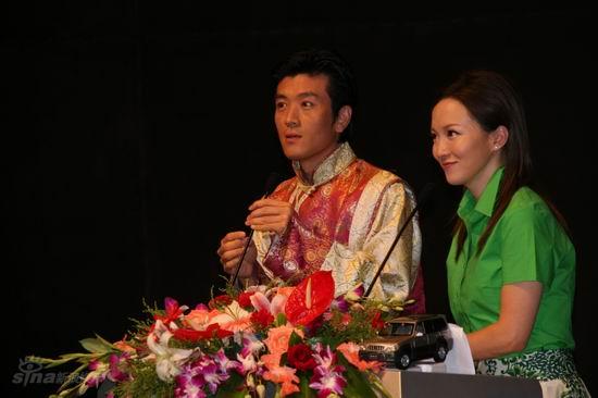 图文：《丁家有女》开机发布会--杨子穿上唐装