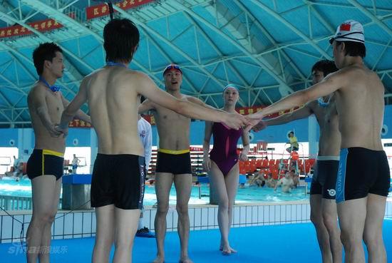 周日直播真男孩11进10 林依轮担任评委【图】