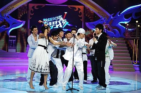 图文:真男孩10进9比赛--抢唱主题我国地名