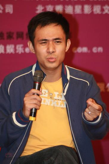 图文：《幸福在哪里》记者会-贾一平绘声绘色