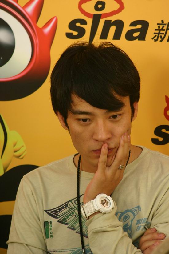 图文：《特殊使命》聊天--李光洁若有所思