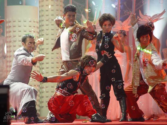 《英雄》--选手摆造型