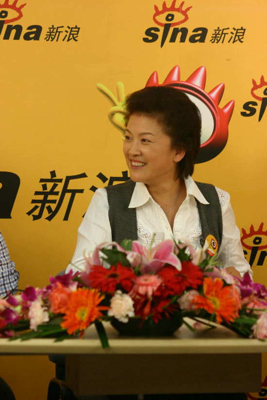 图文：《红梅花开》主创做客-宋春丽感谢粉丝