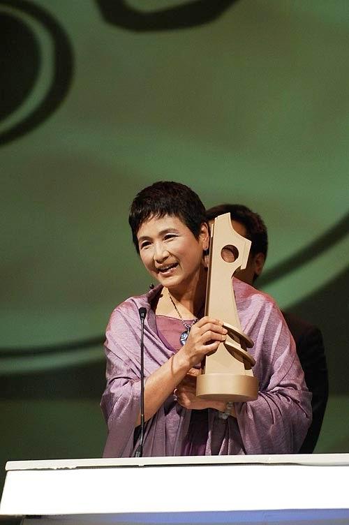 图文：功夫盛典颁奖礼-郑佩佩获最佳动作女演员